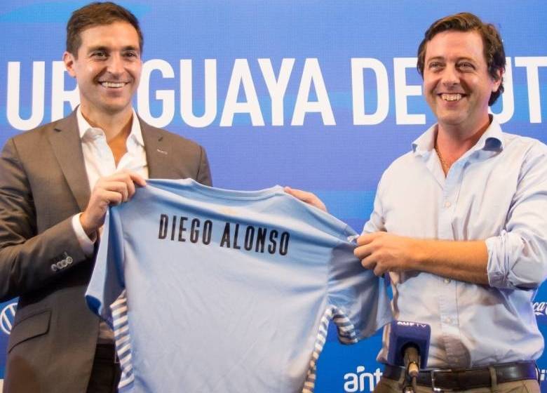 Primera conferencia de prensa de Diego Alonso como tcnico de Uruguay - 04/01/2022