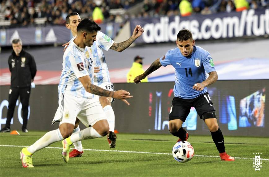 Argentina venció 30 a Uruguay en el estadio Monumental AUF