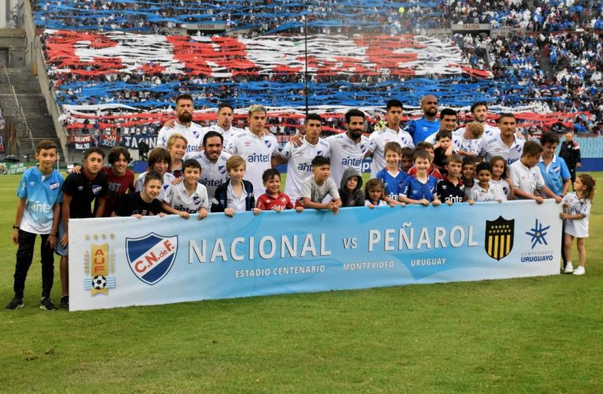 Final del Campeonato de Fútbol Uruguayo en Montevideo, Uruguay