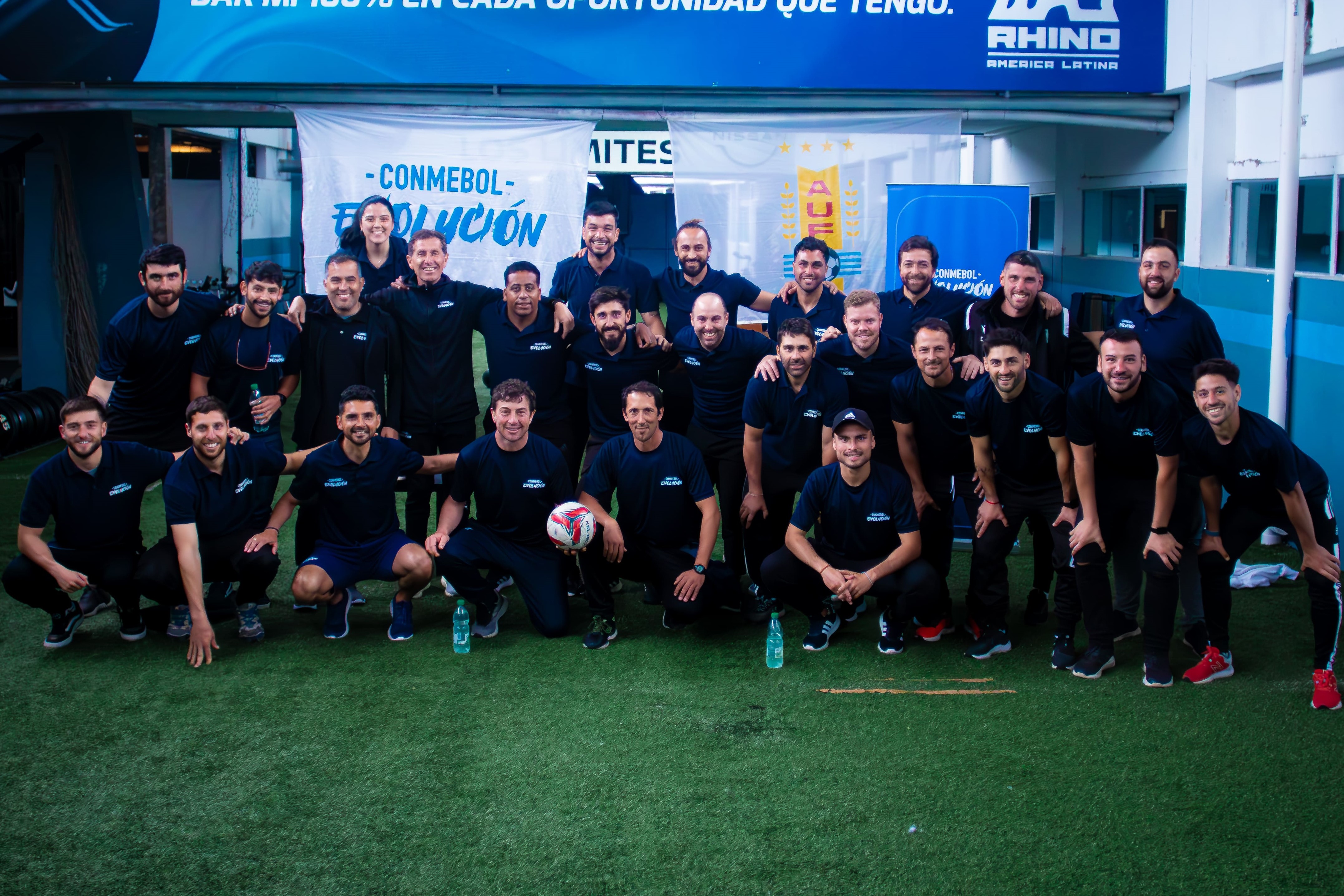 Uruguay Cup Oficial - Coerver Coaching Uruguay brinda el Curso Intro !!!  Aprovecha la Promo Uruguay Cup y seguí mejorando como entrenador de fútbol!!!  🇺🇾🏆⚽️🔝📃